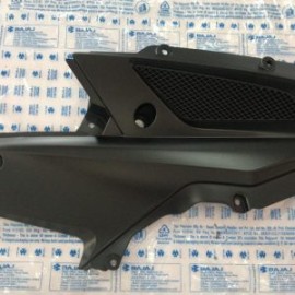 COMPLEMENTO TAPA LATERAL LADO DERECHO BAJAJ PULSAR AS 200/150